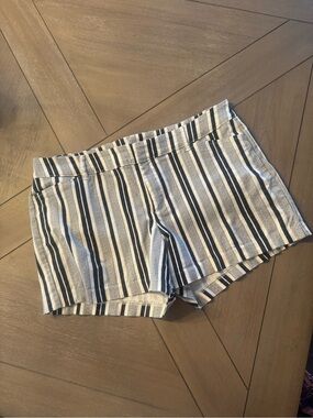 Old Navy Striped Women’s Shorts